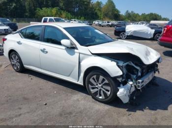  Salvage Nissan Altima
