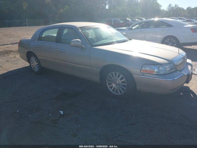  Salvage Lincoln Towncar