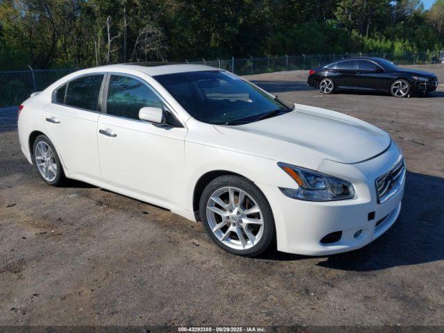  Salvage Nissan Maxima