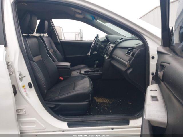 Toyota Camry Se Image 4