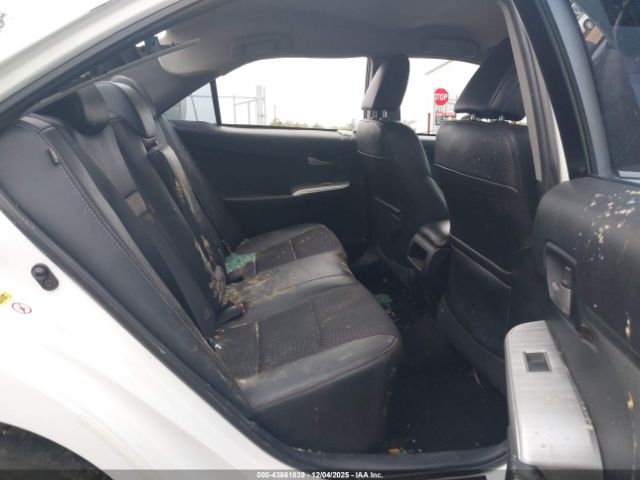 Toyota Camry Se Image 19