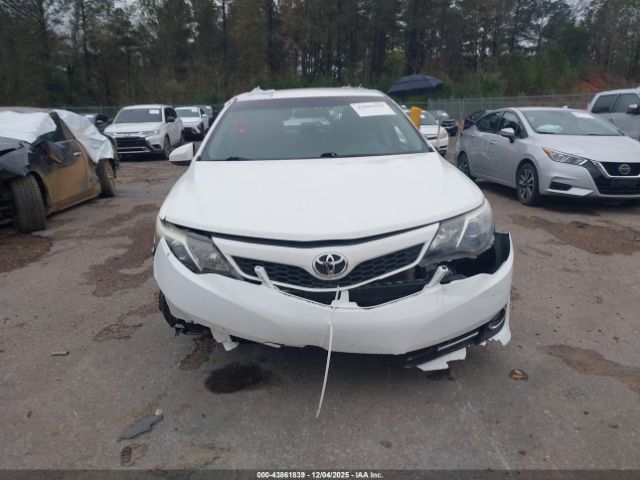 Toyota Camry Se Image 7