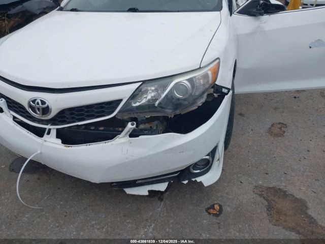 Toyota Camry Se Image 16