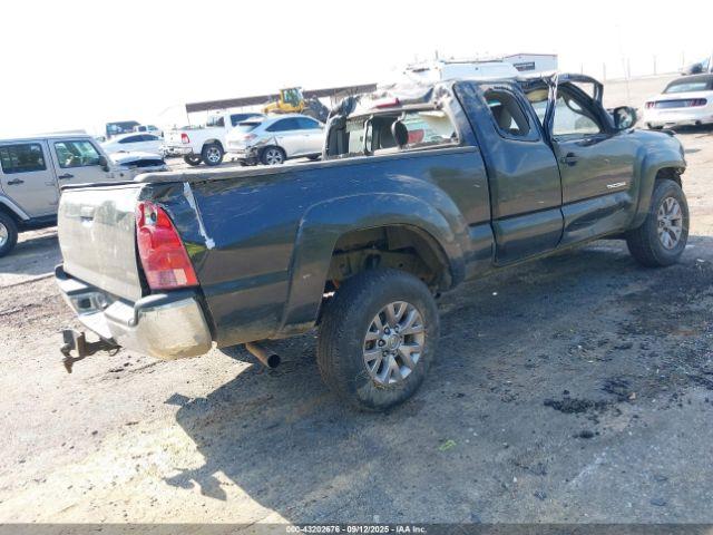 Toyota Tacoma Image 13
