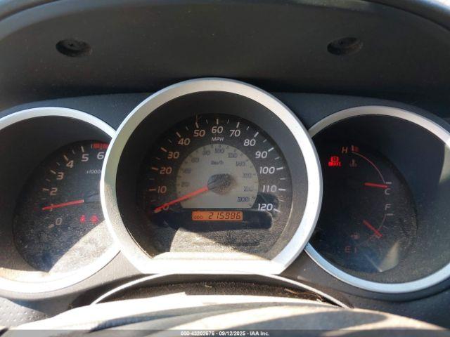 Toyota Tacoma Image 11