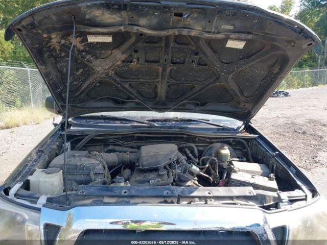 Toyota Tacoma Image 14