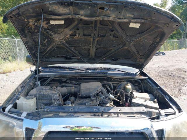 Toyota Tacoma Image 14