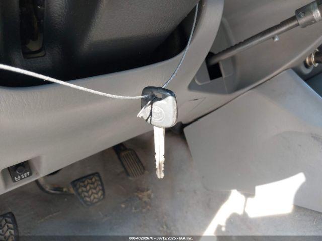 Toyota Tacoma Image 6