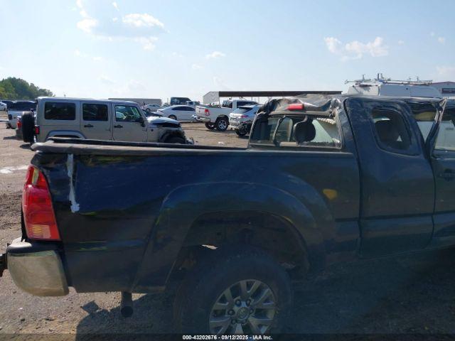 Toyota Tacoma Image 15