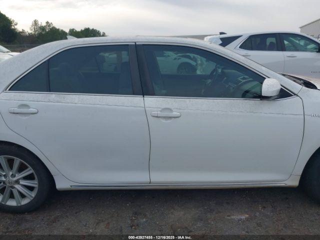 Toyota Camry Xle Image 9