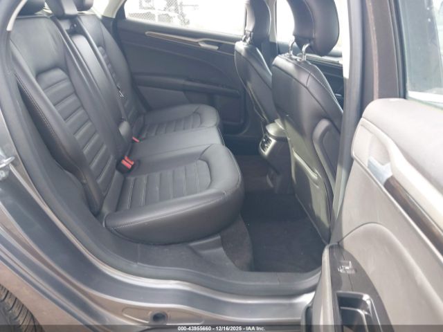 Ford Fusion Se Image 6