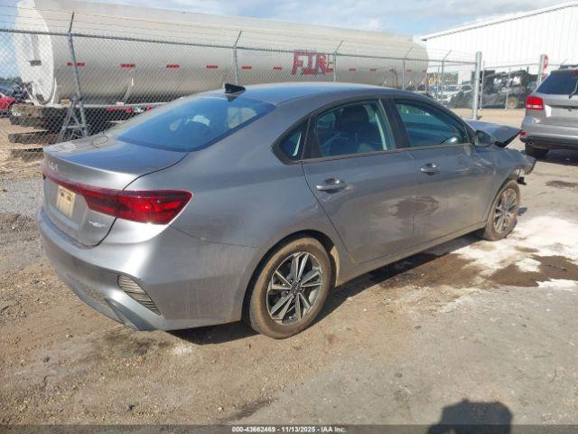 Kia Forte Lxs Image 4