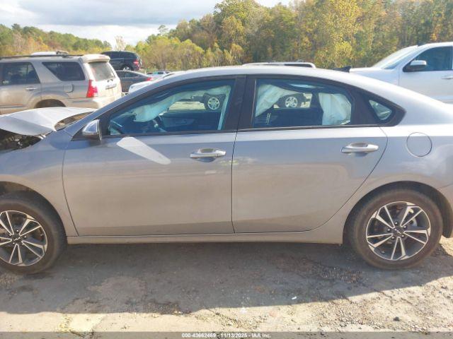 Kia Forte Lxs Image 14