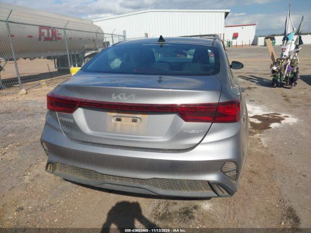 Kia Forte Lxs Image 10