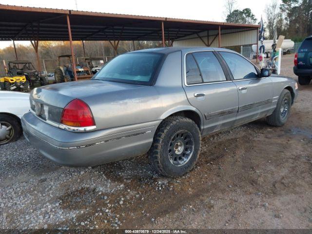 Ford Crown Victoria Lx Image 10