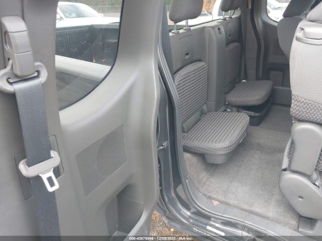 Nissan Frontier Sv Image 2