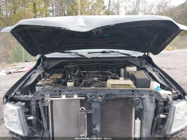 Nissan Nv Sl V8 Image 9