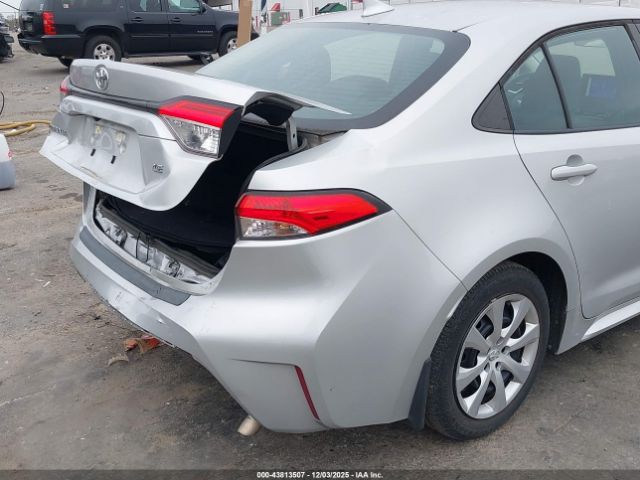 Toyota Corolla Le Image 12