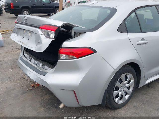 Toyota Corolla Le Image 12