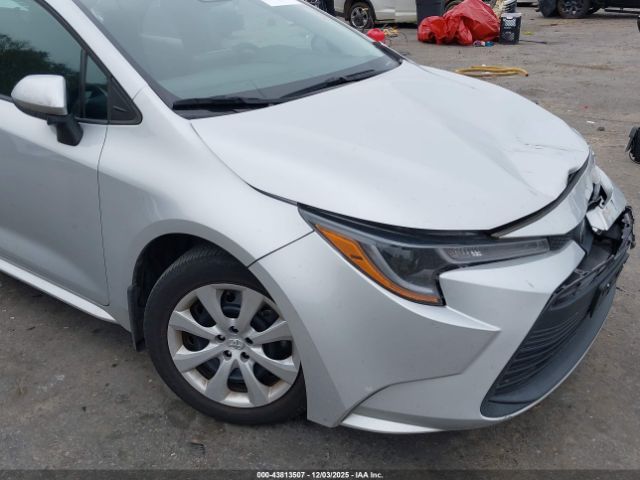 Toyota Corolla Le Image 13