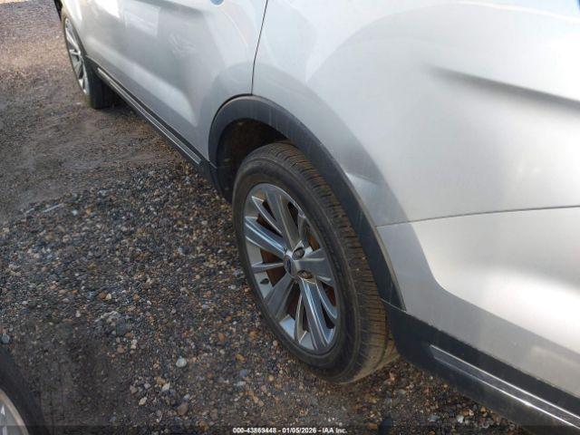 Ford Explorer Limited Image 20
