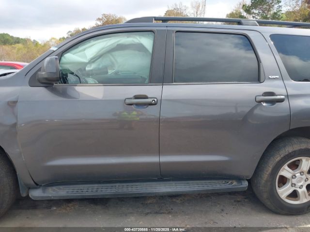 Toyota Sequoia Sr5 5.7l V8 Image 15