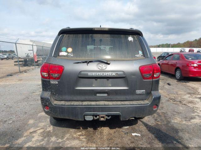 Toyota Sequoia Sr5 5.7l V8 Image 2