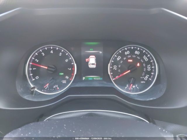 Toyota RAV4 Xle Premium Image 4