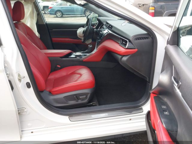 Toyota Camry Xse Image 9