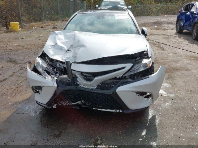 Toyota Camry Xse Image 10