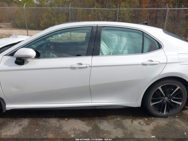 Toyota Camry Xse Image 2