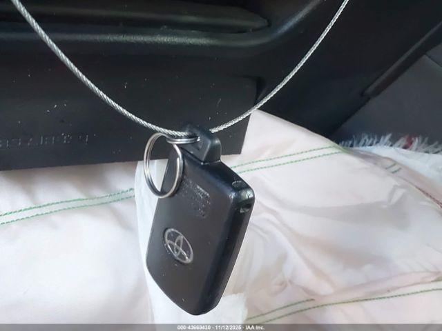 Toyota Avalon Xle Touring Image 5