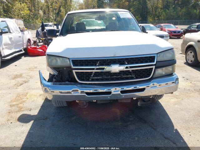 Chevrolet Silverado 1500 Work Truck Image 3