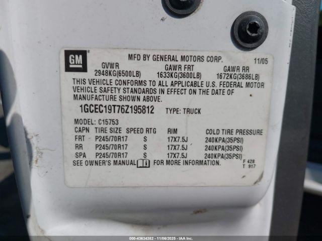 Chevrolet Silverado 1500 Work Truck Image 12