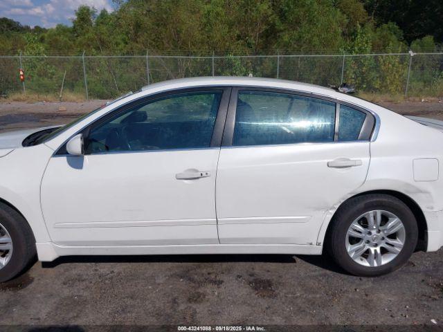 Nissan Altima 2.5 S Image 12