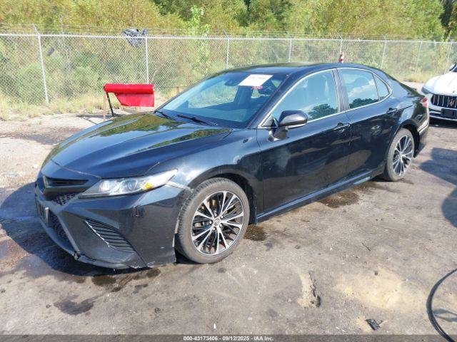 Toyota Camry Se Image 9