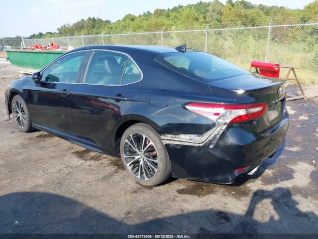 Toyota Camry Se Image 12