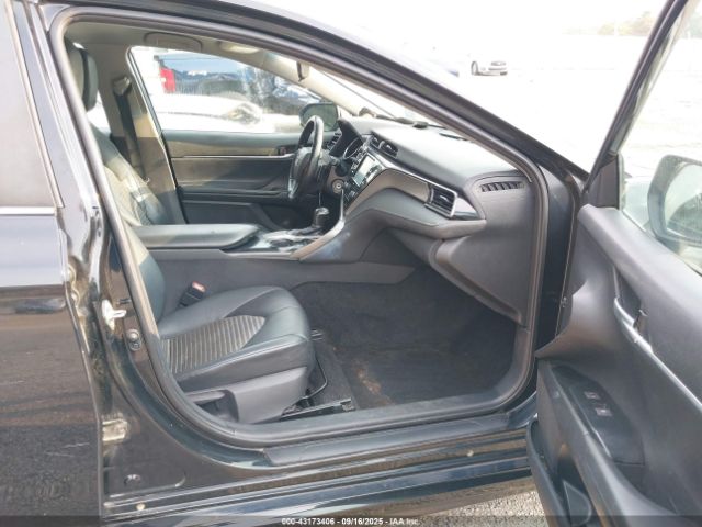 Toyota Camry Se Image 14