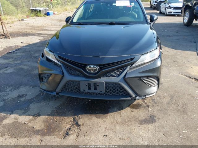 Toyota Camry Se Image 13