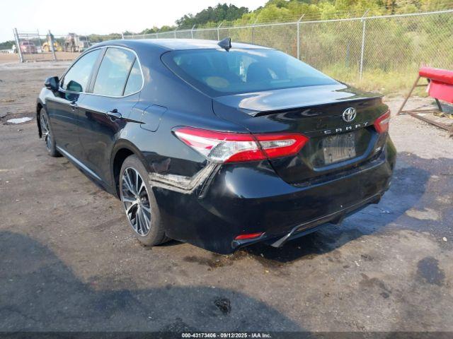 Toyota Camry Se Image 2