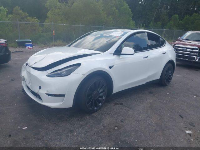Tesla Model Y Performance Dual Motor All-wheel Drive Image 15