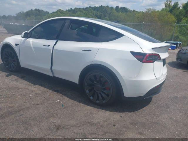 Tesla Model Y Performance Dual Motor All-wheel Drive Image 2