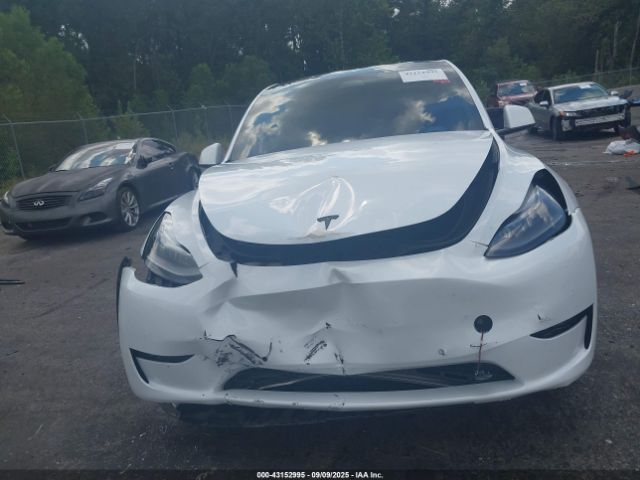 Tesla Model Y Performance Dual Motor All-wheel Drive Image 7