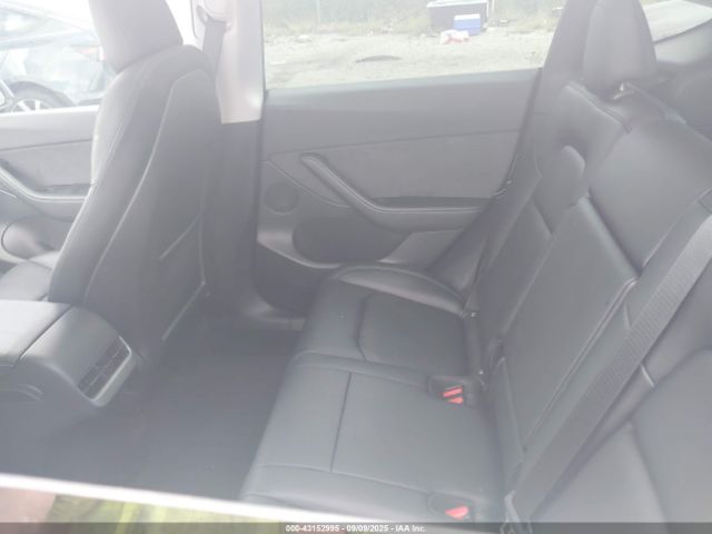 Tesla Model Y Performance Dual Motor All-wheel Drive Image 5