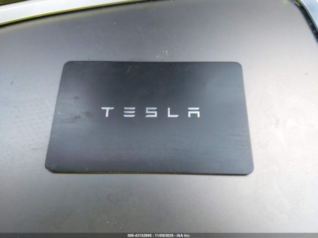 Tesla Model Y Performance Dual Motor All-wheel Drive Image 14