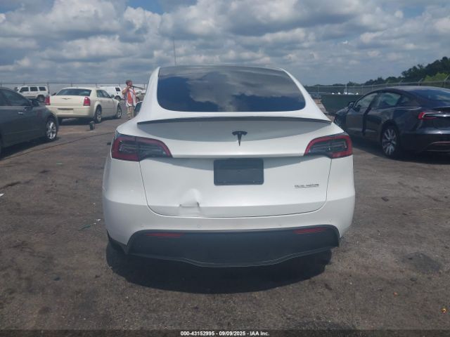 Tesla Model Y Performance Dual Motor All-wheel Drive Image 18
