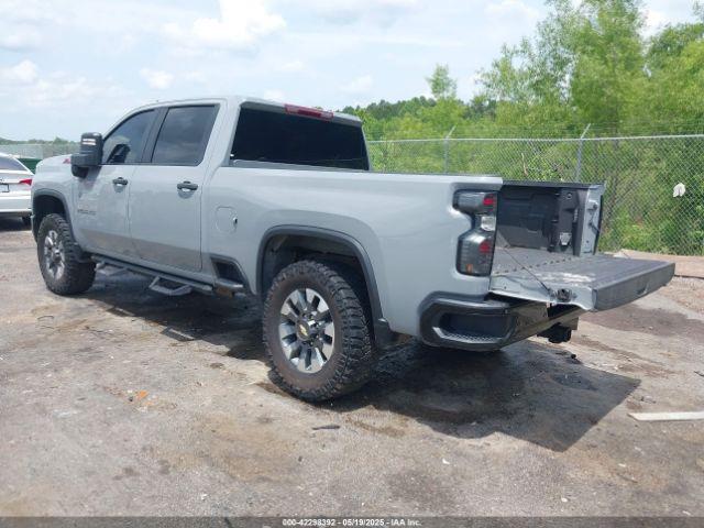 Chevrolet Silverado 2500 Image 4