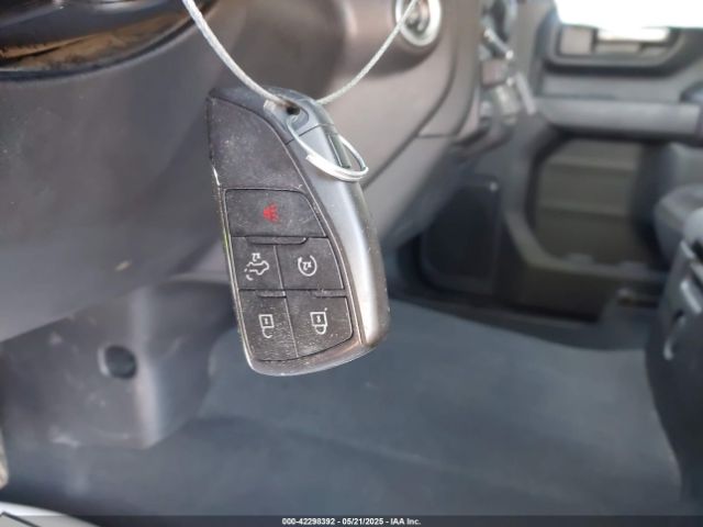 Chevrolet Silverado 2500 Image 2