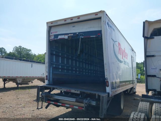 Freightliner M2 106 Image 5