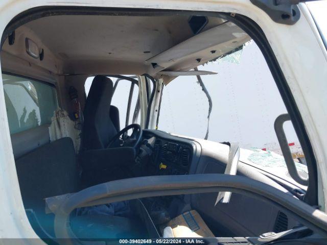 Freightliner M2 106 Image 8